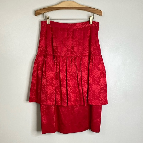 UNIQUE 100% SILK FLORAL PRINT PENCIL/ FLARED SKIRT VIBRANT RED SIZE 10 - Picture 3 of 10